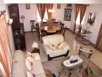6 Bedroom House