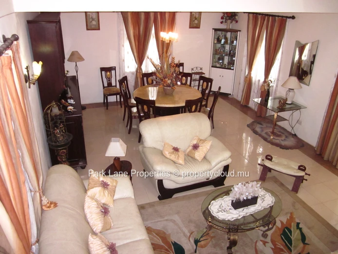 Triple Storey house  in Belle Rose