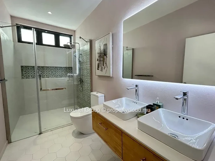 Contemporary Villa for Rent with Pool, Kiosk and Security System