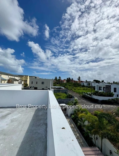 Exclusive 4 bedrooms Luxury Villa for Rent - Grand Baie | Rs 115,000 (NEG)