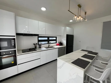 4 Bedroom Villa