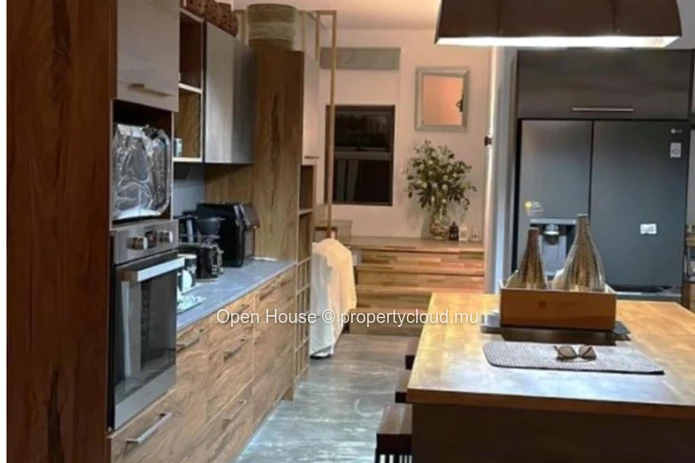 Luxurious Residential Complex in Calodyne with 5 Bedrooms and Stunning Views - Price Reduced!