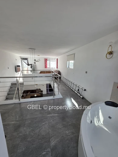 Villa meublée 2 chambres, mezzanine lumineuse — Forest Side, Curepipe