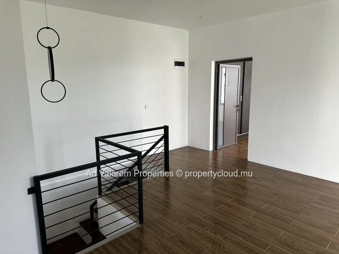 FOR SALE | Beautiful Fully Renovated House with Swimming Pool and Sea View – Flic-en-Flac