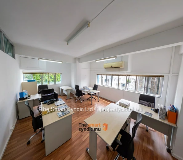 Espace de bureau:  Au Cœur de la Capitale.