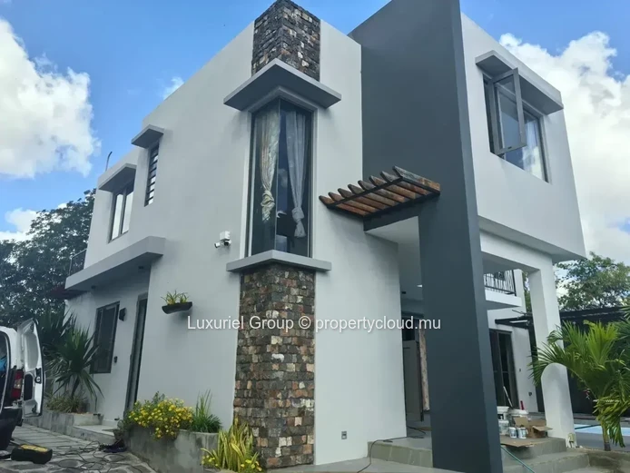Modern Contemporary Villa with Private Pool