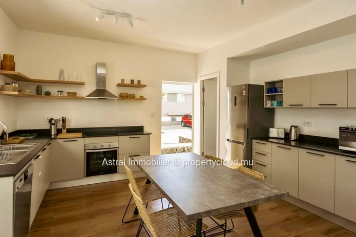 Location long terme de luxe – Duplex contemporain
