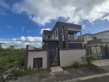 "Stunning 3 Bedroom Villa for Rent in Highlands, Highlands Area - Only Rs 58,000/month!"