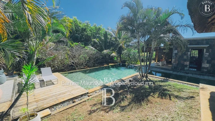 CAP MALHEUREUX – Tropical Family Villa with Thatched Roof – 4 Bedrooms