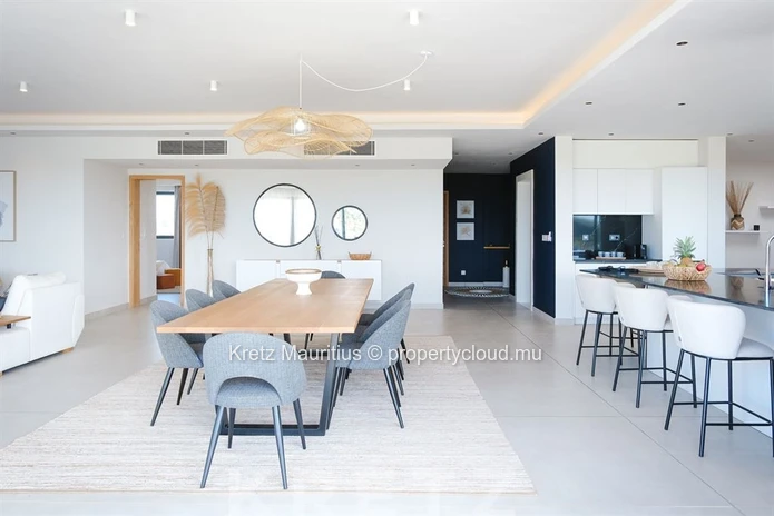 Exceptional penthouse with private pool and breathtaking views over the Northern islands (Sole Mandate)