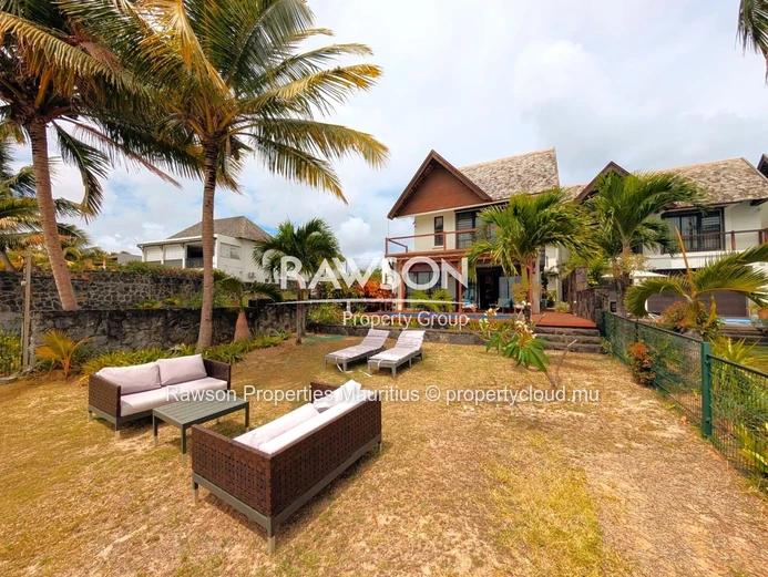Beachfront Villa | 3 Bedrooms, Office | Pointe Aux Canonniers | €4,700