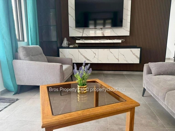 55 000 Rs/mois | Maison duplex de luxe 3 chambres à louer à Pereybere, Grand Baie