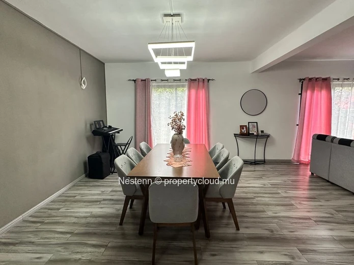  Belle Maison Semi-Meublée dans un Quartier Paisible  