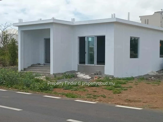 Grand Bay Commercial Property for Rent – Newly Built