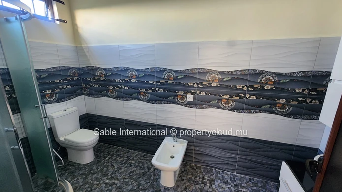 4-Bedroom Furnished Villa with Private Pool in Calodyne