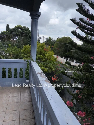 Spacious 8-Bedroom Family Home in  a Prime  Area Of Quatre-Bornes