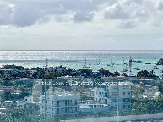 Grand Baie La Croisette- elegant apartment accessible to foreigners 