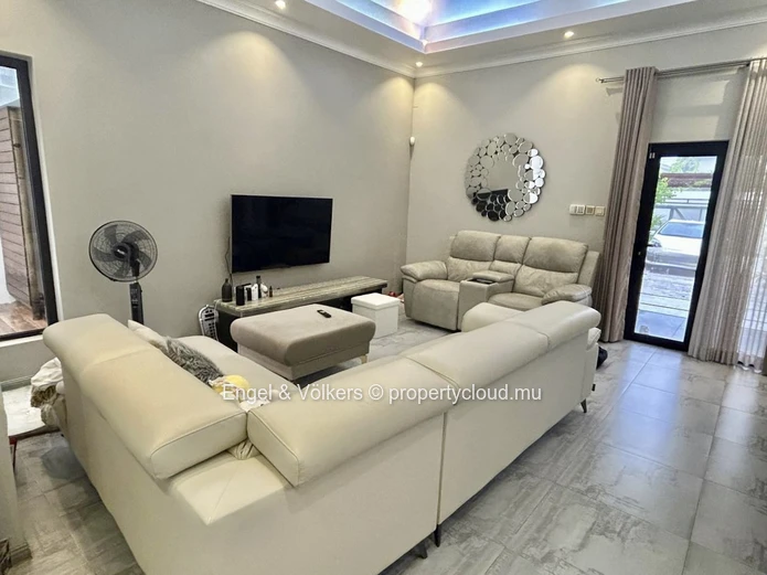 Spacious 5-Bedroom Individual House for Sale — Reserved for Mauritian Citizens