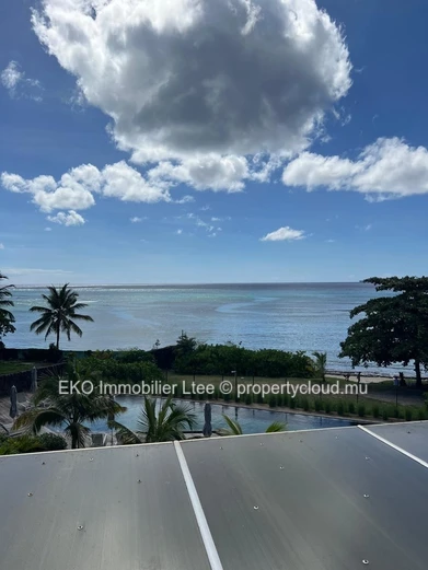 Beachfront Penthouse in Pointe aux Piments - 2BR, Pool & Sea View