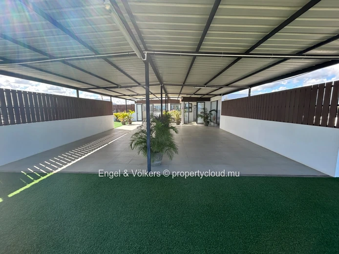 Exclusive 3-Bedroom Loft with Mountain Views and Private Plunge Pool – Flic en Flac