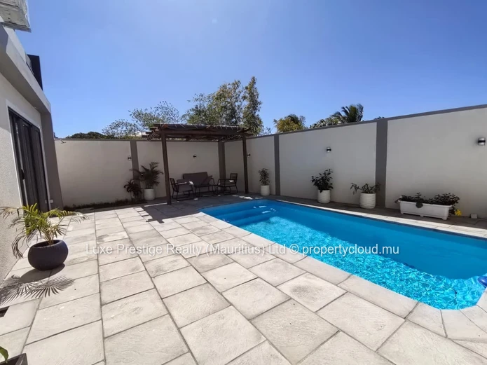Villa Moderne Neuve de 3 Chambres avec Piscine Privée à Louer à Calodyne | À 20 Minutes de Northfields International ...
