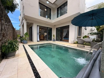 5 Bedroom Villa