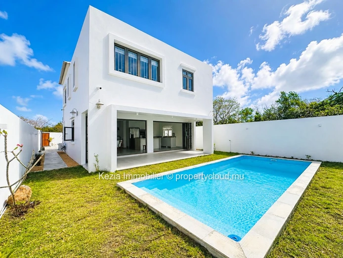 A Spacious Family Villa In Pereybere