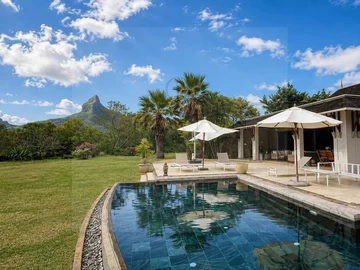 5 Bedroom Villa