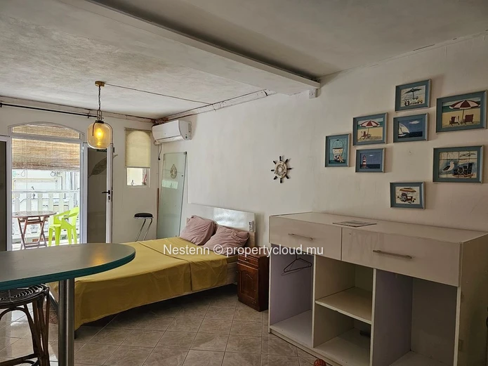 Bright studio steps from the beach