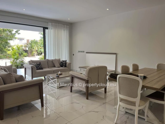 Appartement spacieux et luxueux au rez-de-chaussée