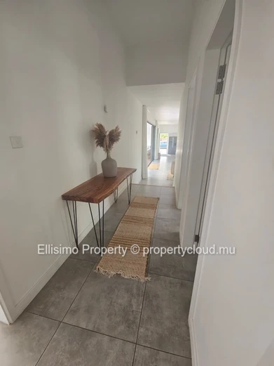 À LOUER – Maison cosy de 3 chambres avec piscine