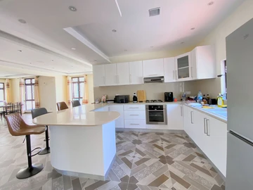 4 Bedroom Villa