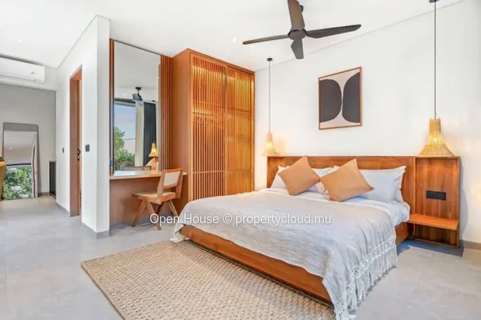 Local Market - Stunning 3-Bedroom Balinese Villa in Pereybere Area, Deco Pack included.