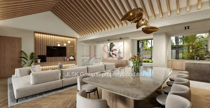 Exceptional Villa Facing the Golf Course