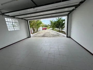5 Bedroom Villa