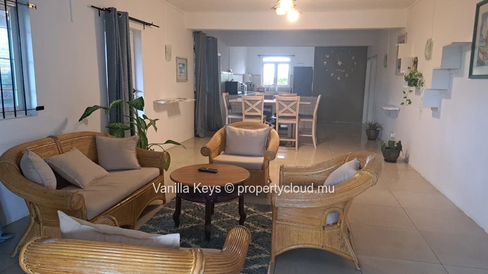 4-bedroom apartment with panoramic terraces Available for long-term rental