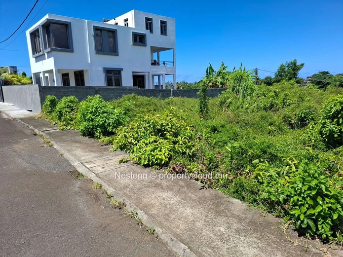 Residential land of 553.79 m2 
