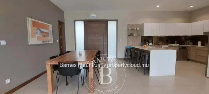 POINTE AUX CANONNIERS - Ground Floor Apartment - 3 Bedrooms