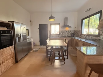 6 Bedroom Villa