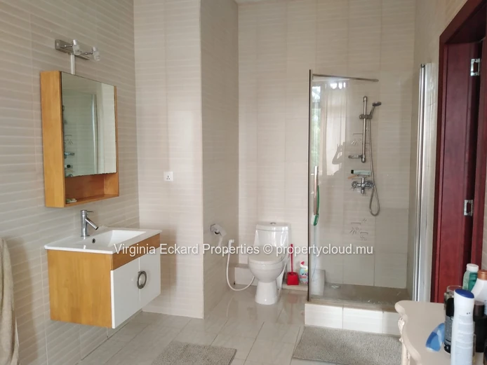 Appartement 3 ch Calodyne - piscine et terrasse en bois