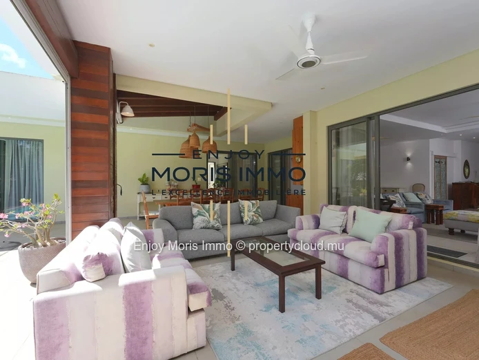 Contemporary Villa 3 Ensuite Bedrooms for Sale – North Mauritius | Private Pool