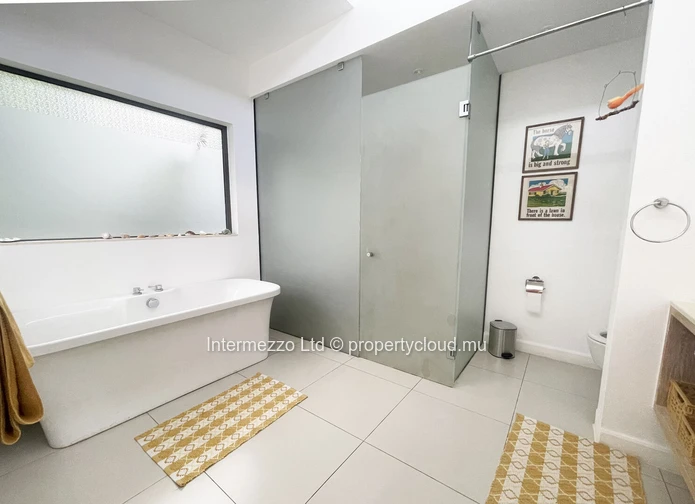 Villa à louer Bain Boeuf – 3 chambres en suite, piscine privée, charges comprises | Grand Baie, Maurice