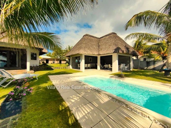 Idéal pour un couple avec adolescent; Splendide pieds dans l'eau de cette villa de 2 chambres en suite en retrait qui...