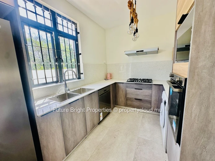 Duplex De Luxe Neuf À Vendre À Grand Gaube – Piscine Privée, Maison Connectée & Proximité De La Plage