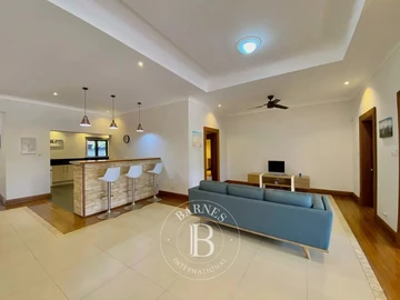 6 Bedroom Villa