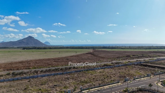 A Vendre - 3 Portions De Terrain - Cascavelle