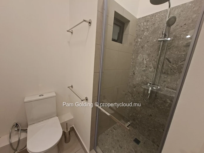 Bel appartement de 2 chambres à Beau Plan Smart City