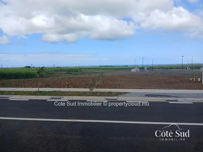 Fenced plot of 880 m² in Gros Bois, Mauritius