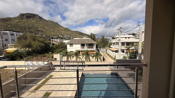 Brand new 3-bedroom furnished apartment, access to communal pool, walking distance to La Preneuse beach, Black River ...