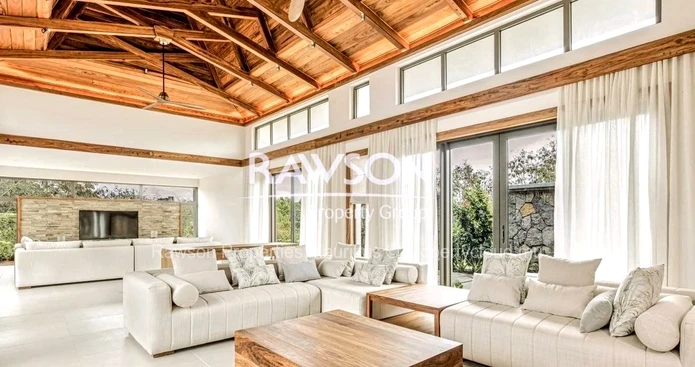Exclusive High End Villas In Balaclava 